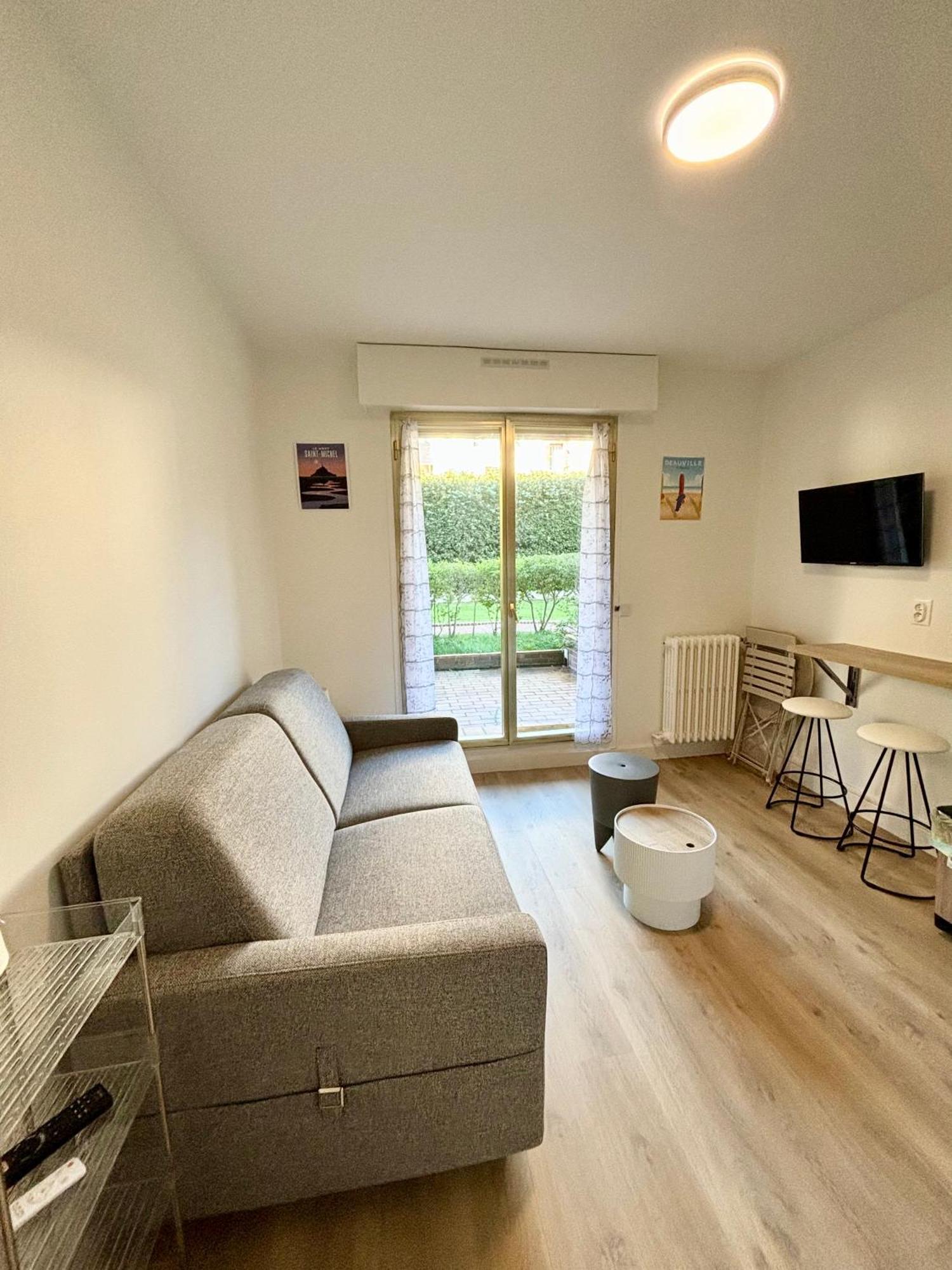 Studio En Rez De Jardin Deauville Centre Et Plage Exterior photo